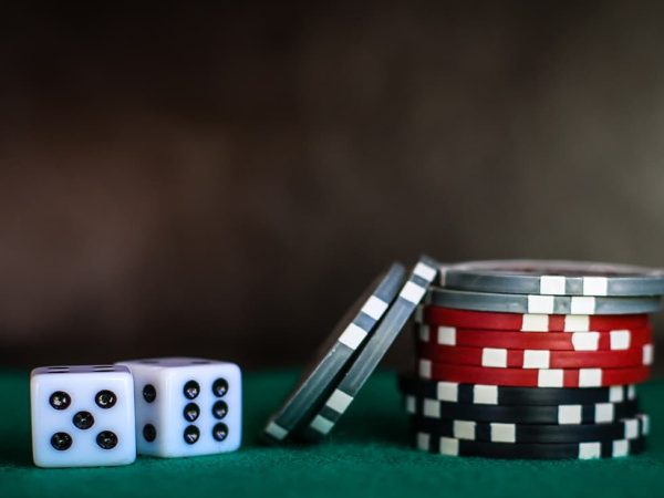 Offline Casinos Vs Online Casinos: the Latter is a Leap Ahead in the Race